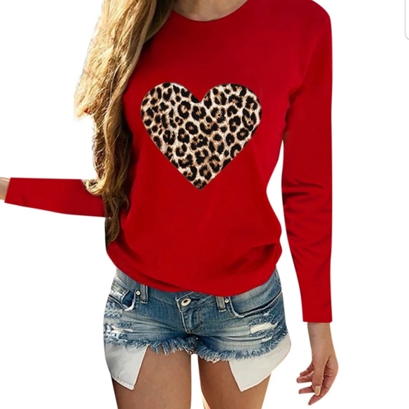 fashion designs Tops - RED LONG SLEEVE TEE WITH LEOPARD HEART